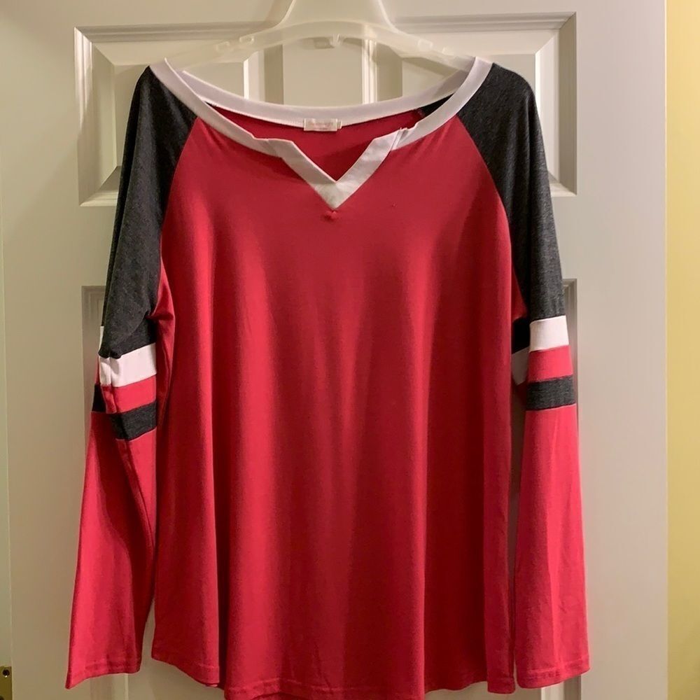 Size 2X local boutique top